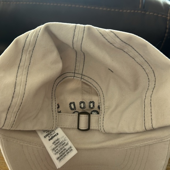 Disney hat - Picture 2 of 2